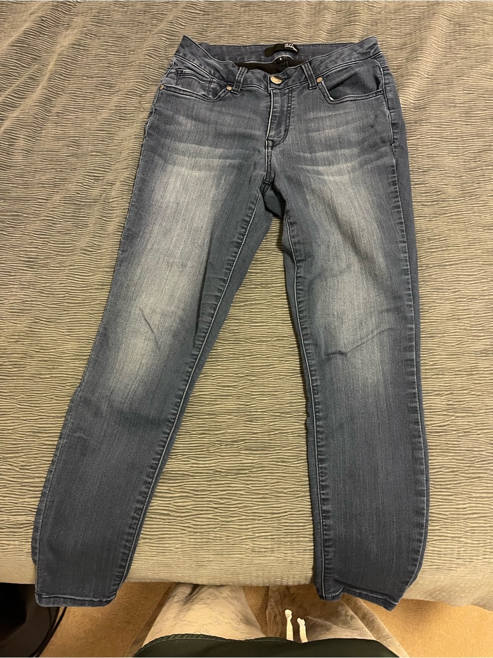 1822 Denim Women’s Faded Blue Skinny Jeans